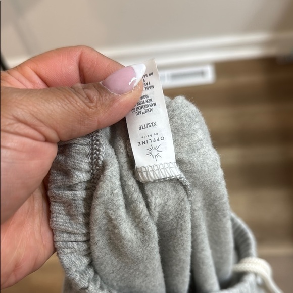 Aerie Gray Joggers with Elastic Cuffs and Soft Fabric - Picture 4 of 4